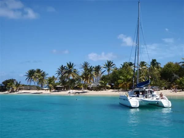 Najlepsze terminy na rejs po Karaibach: uniknij sezonu huraganowego