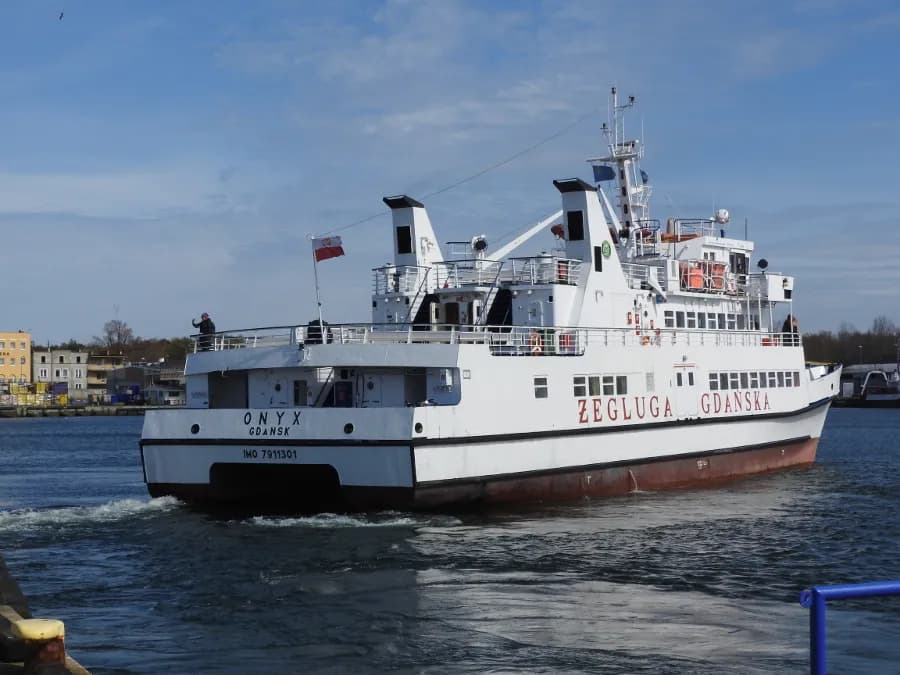 Ile trwa rejs z Gdańska na Hel? Poznaj czas i najlepsze opcje transportu