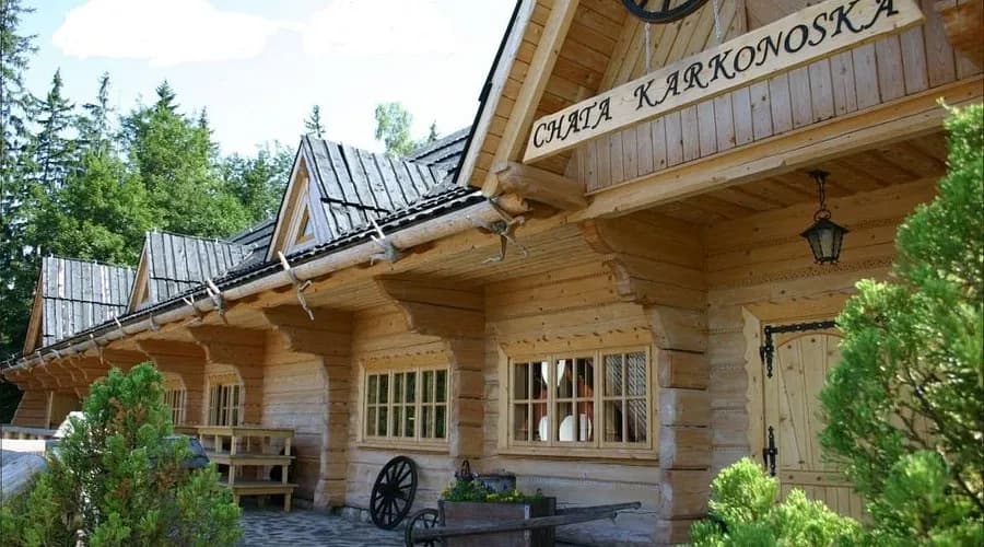 Menu Chata Karkonoska: Co Smacznego Zamówić na Miejscu?
