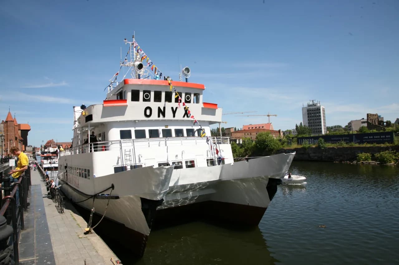 Ile kosztuje rejs z Krynicy Morskiej do Fromborka? Ceny, czas i atrakcje.