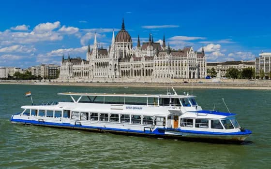 Ile kosztuje rejs po Dunaju w Budapeszcie? Ceny i ciekawe opcje rejsów